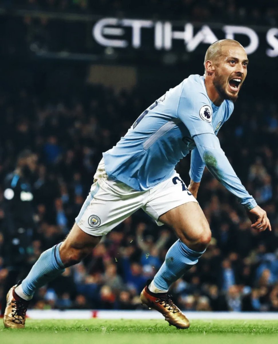 Masquefootball's tweet photo. Se retira David Silva. 🧙‍♂️ Leyenda 

⚽ 904 Partidos.
🔥 160 Goles.
👟 208 Asistencias.

🏆Mundial
🏆🏆Eurocopa
🏆🏆🏆🏆🏆Copa de la Liga 
🏆🏆🏆🏆Premier League 
🏆🏆🏆Community Shield
🏆🏆FA Cup
🏆🏆Copa del Rey https://t.co/IhAWrZgWCB