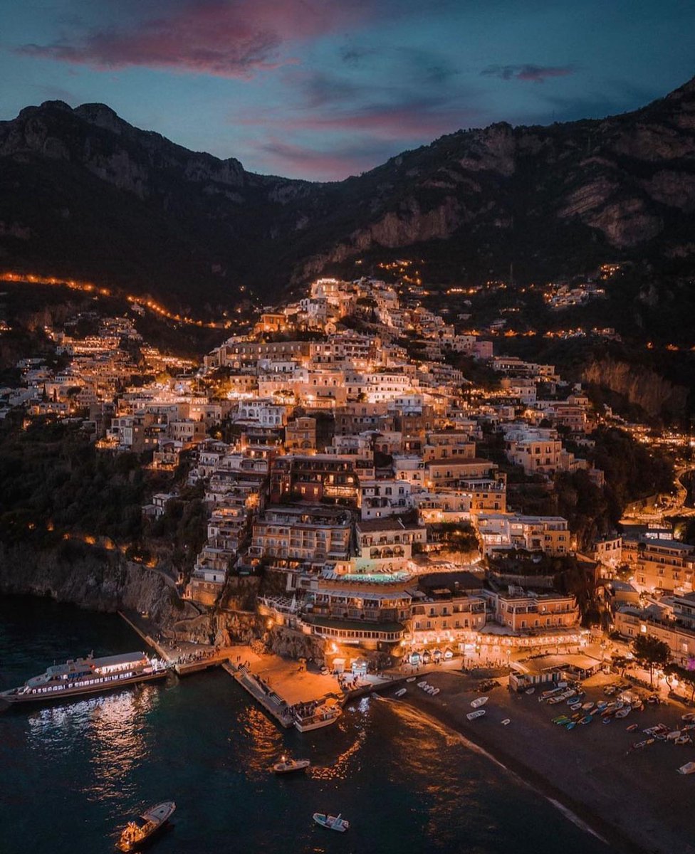 PrettyCitiesX's tweet photo. Positano, Amalfi Coast 🇮🇹 https://t.co/5ea0aUBrNZ