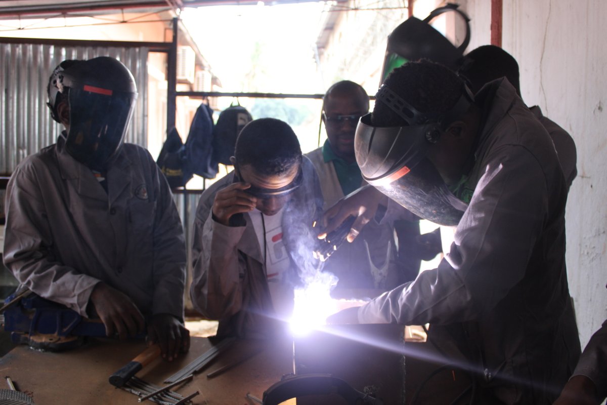ChildFundMoz's tweet photo. ChildFund recognizes that adolescents and youth are resourceful and resilient. To enable them to become skilled and involved in their families and communities, ChildFund supports youth-led safe spaces and clubs that provide a protective environment as they grow into adulthood. https://t.co/AB56Jb2UqM