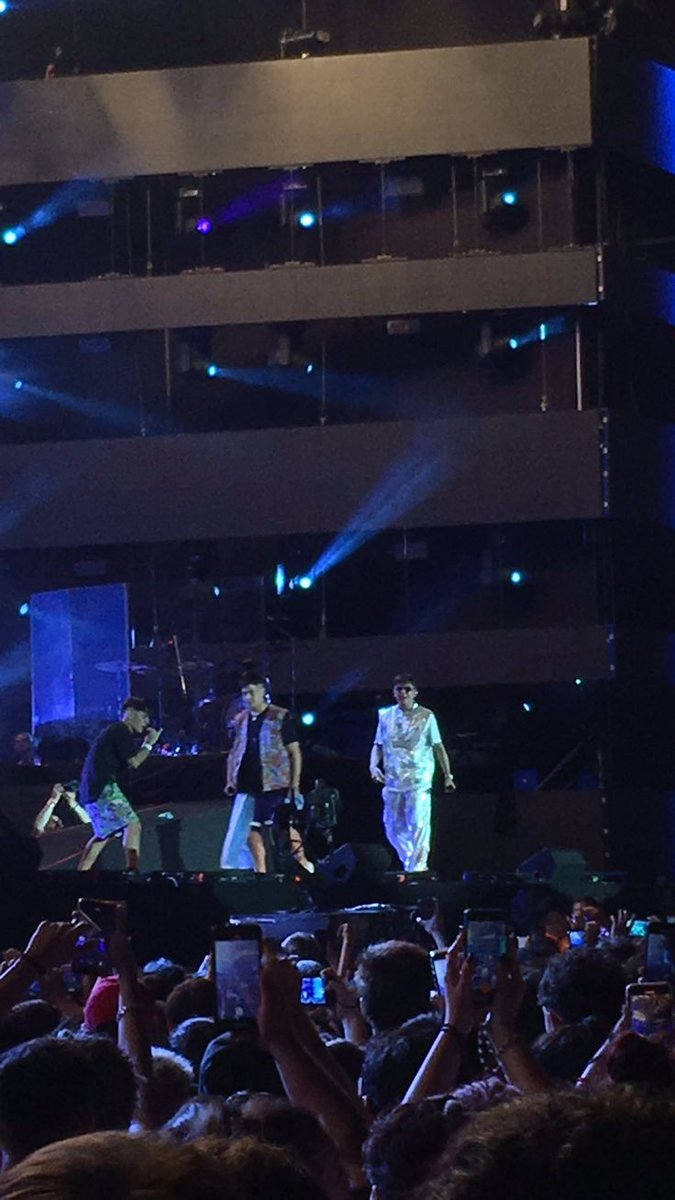 sk7brussj's tweet image. #ModoDiablo Is in da house