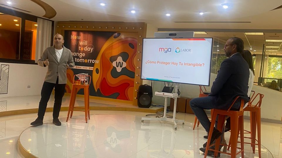 moreaugonzalez's tweet photo. Hoy nos encontramos en #WaveTechHub junto a @LaborGG #AldanaYAsociados y @CosmeticosValmy conversando sobre la protección de intangibles. https://t.co/AD0xFLNDXR