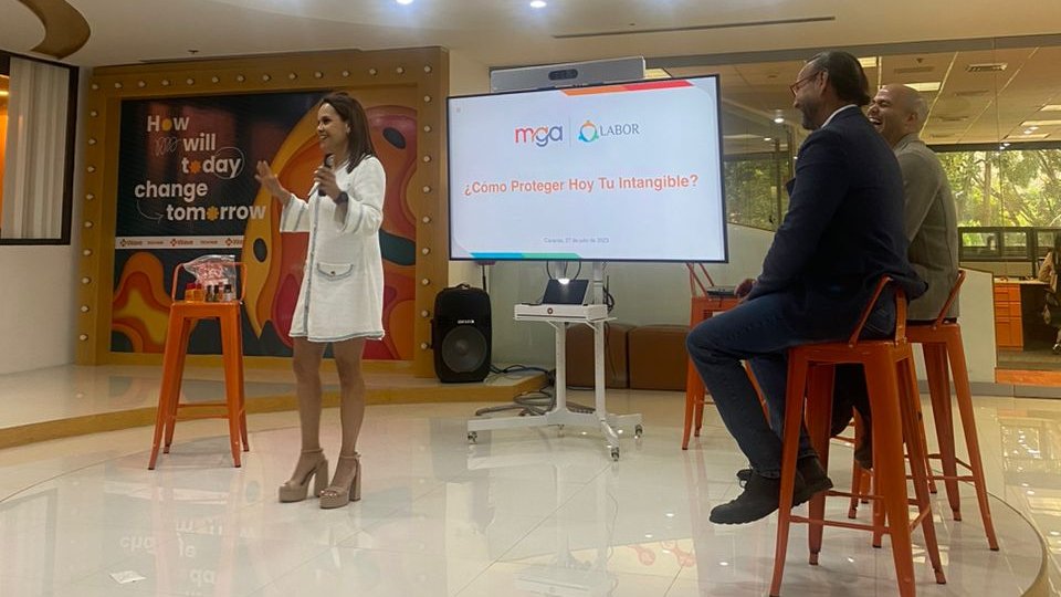 moreaugonzalez's tweet photo. Hoy nos encontramos en #WaveTechHub junto a @LaborGG #AldanaYAsociados y @CosmeticosValmy conversando sobre la protección de intangibles. https://t.co/AD0xFLNDXR