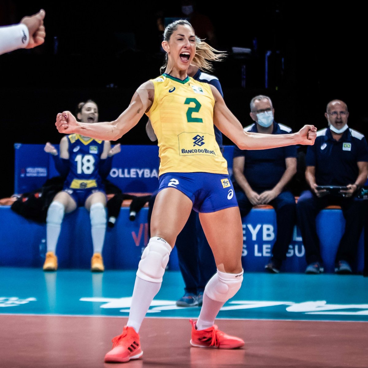 EsportudoW's tweet photo. ANIVERSARIANTE! 🥳🎉

Hoje é dia de celebrar a @carolgattaz! Uma das jogadoras mais importantes do vôlei brasileiro, a central coleciona vários momentos vitoriosos no esporte. Inspiração!

Parabéns, Carol! 🫶

📸 Reprodução https://t.co/QnivaxjoM1