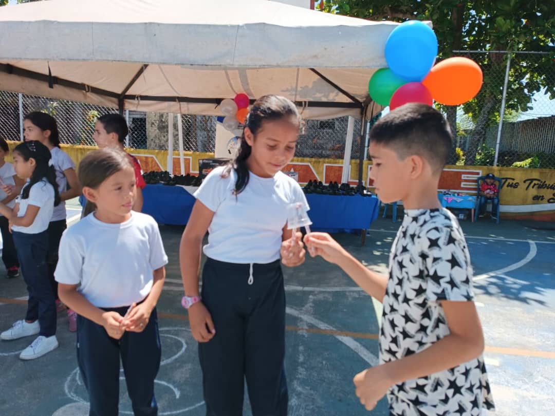 FNNSimon's tweet photo. Alrededor de 60 niños, niñas y adolescentes de las CDN  “Chiquilines del Palmar” y “Refugio de Alegría” de la Fundación Regional Táchira, compartieron en actividades físico recreativas con muchas sorpresas, gracias a la gestión de la Directora Regional Lcda. Karem Duram https://t.co/rRGQLmMMTg