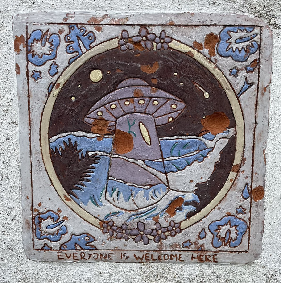lorcychief's tweet image. Hadn’t spotted this #Bundoran street art before #UFOs