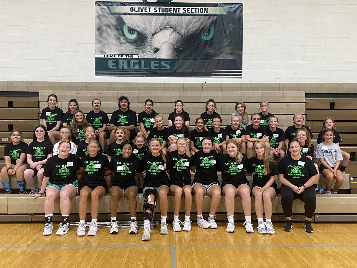 CoachODellOHS's tweet photo. In the front row, the present, but behind them, the future of Olivet Girls Basketball. 💚🏀 #thetraditioncontinues https://t.co/8J1YbvWUWt