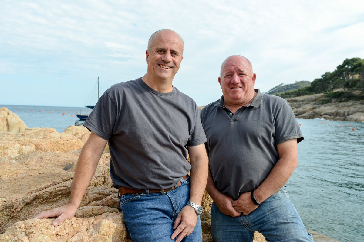 Coneixem els germans Salva i Jordi Bassols amb 'Memòries de la tradició pesquera i gastronòmica de la Costa Brava'. Repesca alguns dels comentaris a: instagram.com/p/CvNAaCrMt6-/

@galpcostabrava

#cuinaempordanet #galpcostabrava #memoriesdelatradiciopesquera