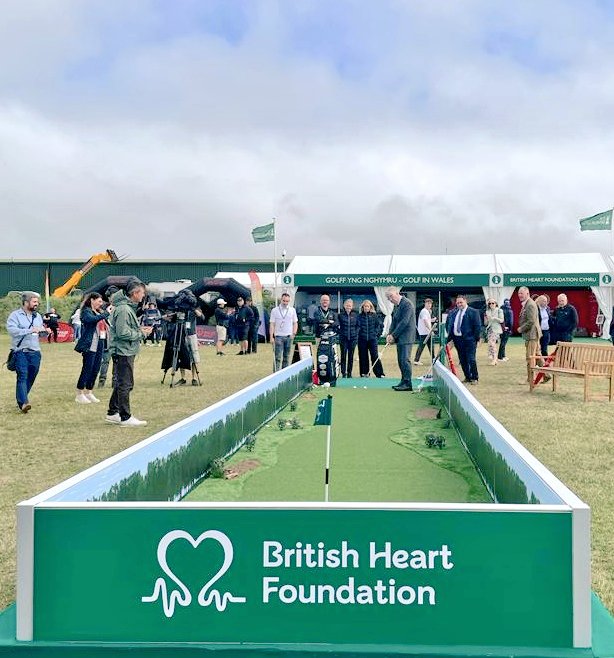 AdamFletcherCRW's tweet photo. Lovely to see @PrifWeinidog supporting @wales_golf at the #SeniorOpen @Royal_Porthcawl 

Thanks for having a go at @TheBHF long putt challenge! ⛳ https://t.co/n1vjUqIbzC