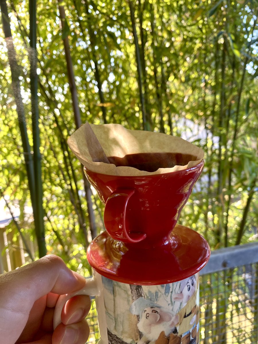 grounds_running's tweet image. 7 miles✅
Lake views✅
Snow White coffee mug✅

THIS is how you Run Then Coffee!🙌🏻 
#running #Seattle #greenlake #MorningCoffee