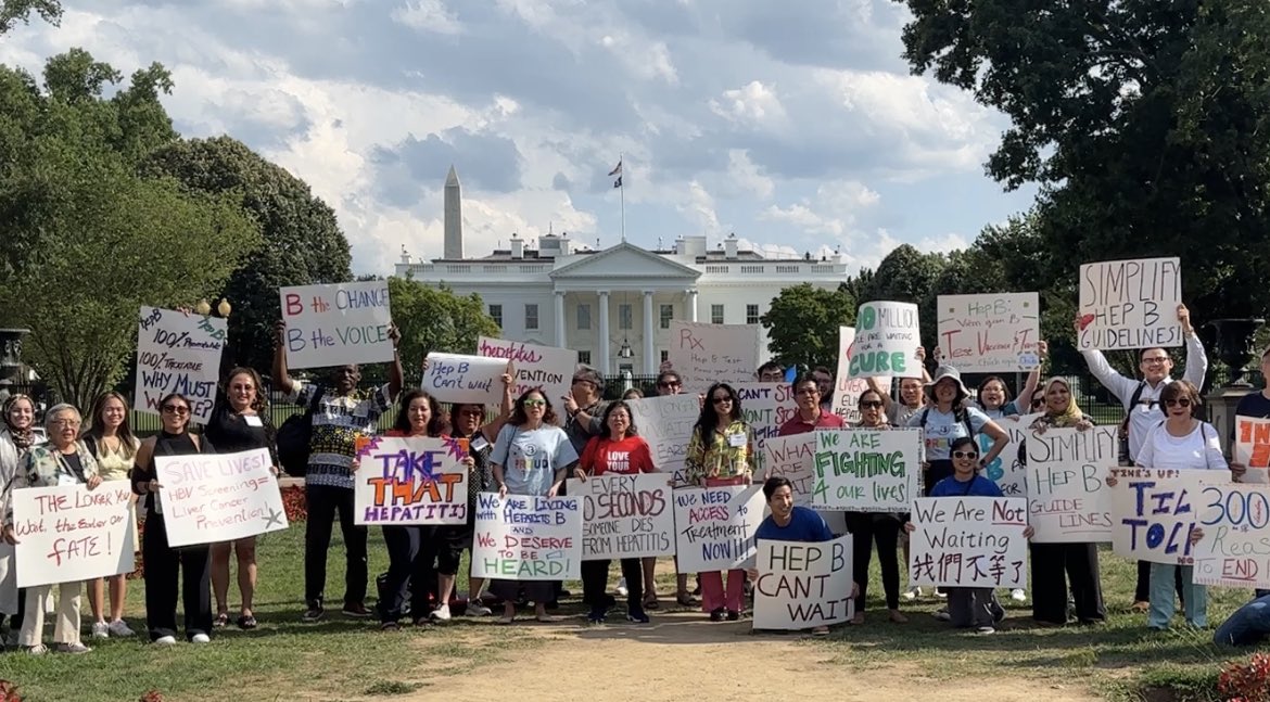 At the White House with our #WorldHepatitisDay messages:

What are you waiting for?
300M reasons to end #HepB
We are fighting for our lives 
We need access to treatment now!
Tick Tock, Time is up 
Simplify #HepB Guidelines 
The longer you wait, the earlier our fate!

#NotWaiting