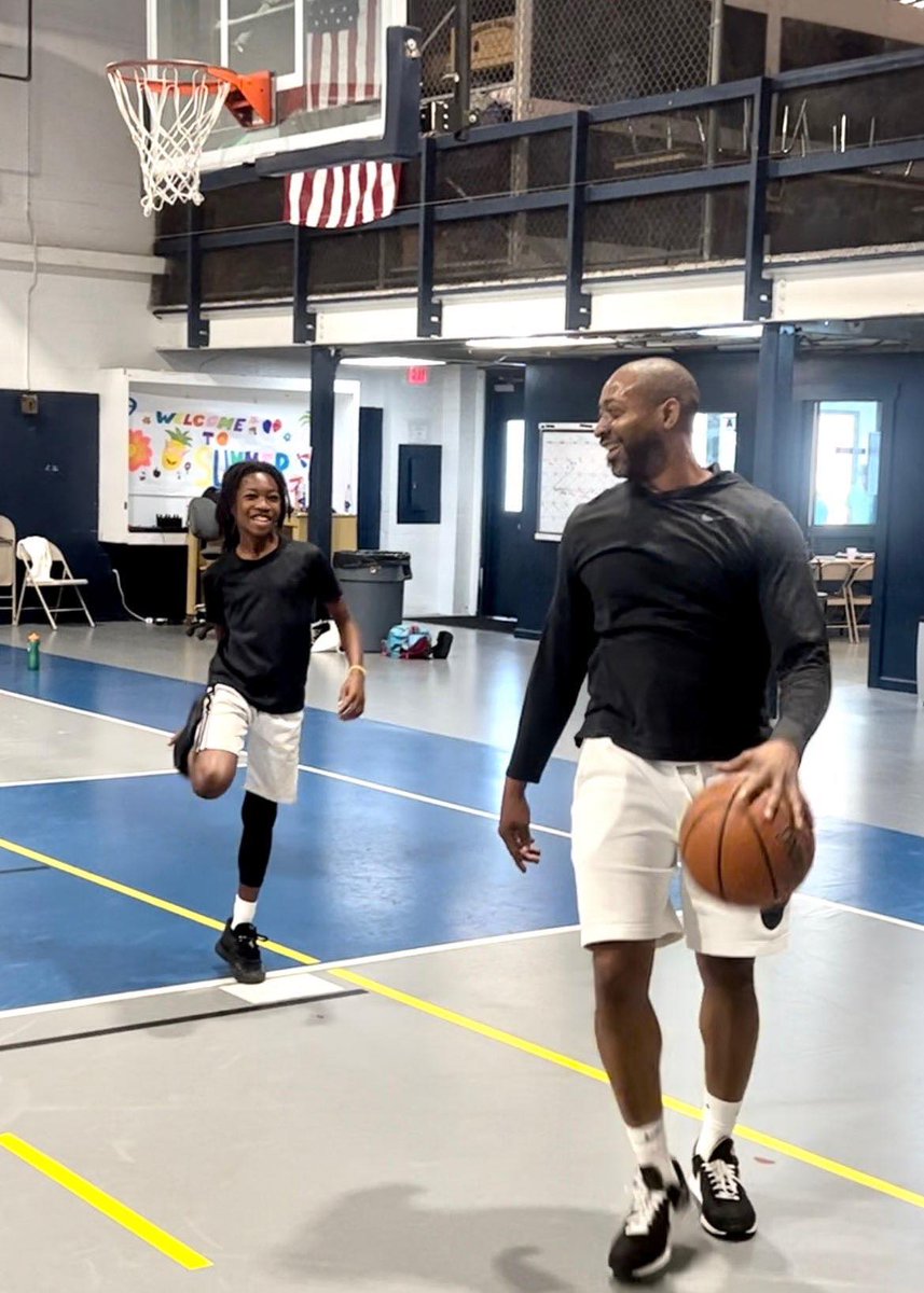 PresidentJermel's tweet photo. Still taking the court and showing my son how it's done 🏀
#DAEFoundation #JLPFoundation #JermelPresident
#CharlestonSC #Basketball #OpenCourt https://t.co/2Crf64HMIq