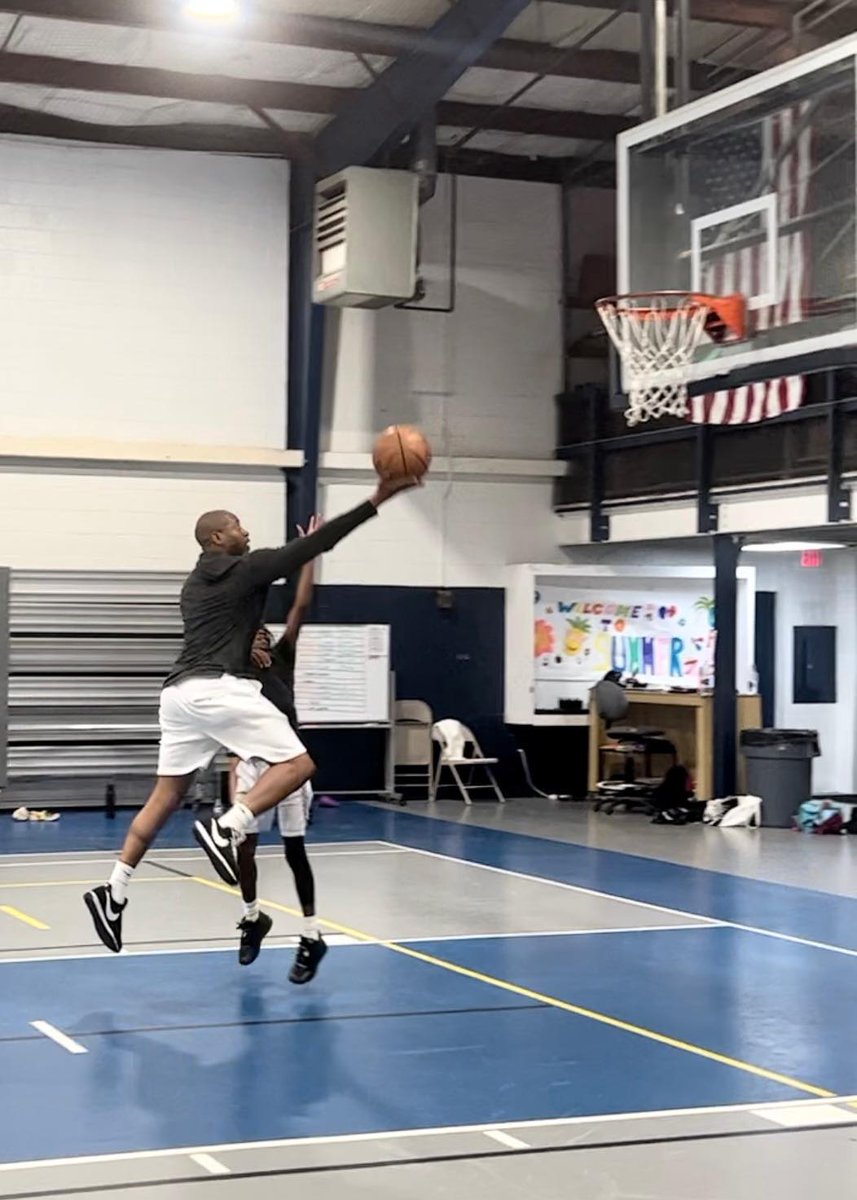 PresidentJermel's tweet photo. Still taking the court and showing my son how it's done 🏀
#DAEFoundation #JLPFoundation #JermelPresident
#CharlestonSC #Basketball #OpenCourt https://t.co/2Crf64HMIq