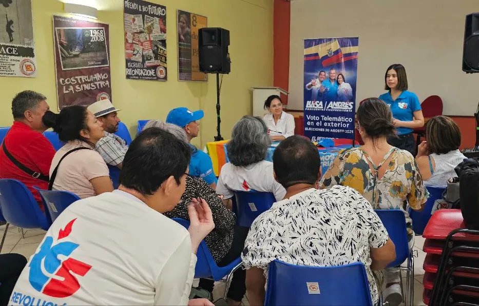 RC5Italia's tweet image. 🇪🇨 En #Milano mantuvimos reunión con nuestra candidata a la Asamblea @esthercuestasan y la militancia de la Revolución Ciudadana.
Cada paso nos acerca a un Ecuador próspero y lleno de esperanza. 💪🇪🇨 #ElPoderRegresaAlPueblo 
#ConLuisa
@MashiRafael