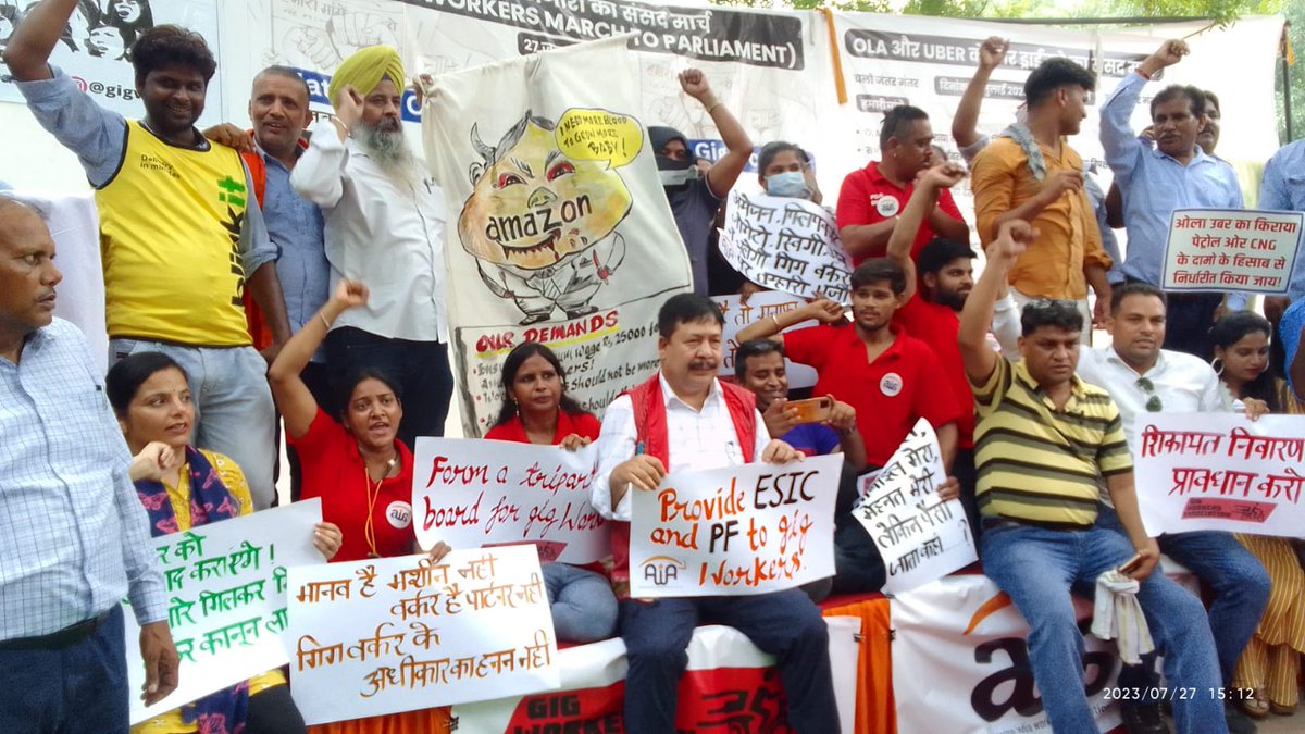 gigwaindia's tweet photo. Organized protest at parliament for #SocialSecurity of #app based #platform workers @dharmendraind @uniglobalunion @uniapro @CHoffmanUNI @nickrudikoff @WhatIsAHovig https://t.co/MadspO5xmz