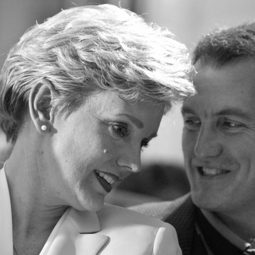 DebbieInspires's tweet photo. NEW EPISODE! On their very first date, Jennifer Granholm brought a list of questions to see if a relationship with Dan Mulhern was worth it. What was Jennifer looking for in a better half and what can we all learn from her list? Listen now!
Spotify https://t.co/cDvmn6Uwn1 https://t.co/K1ZA60GP7s