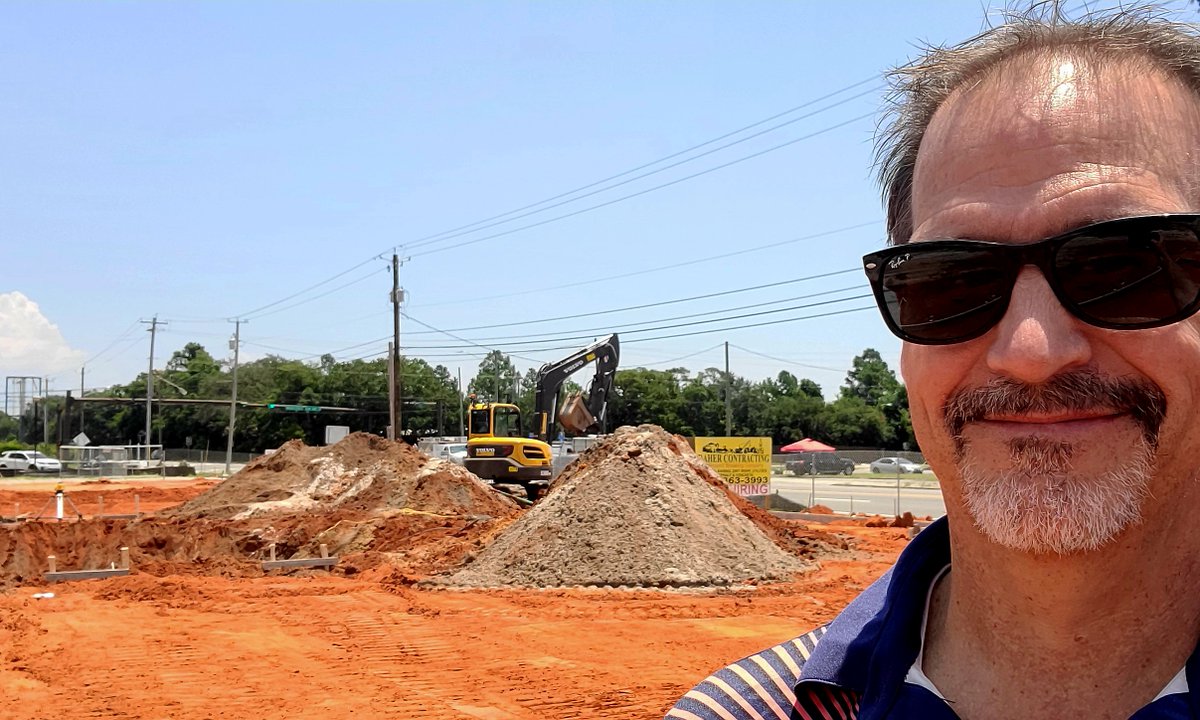 2bDesignStudio's tweet image. Obligatory construction site selfie from the new Extended Stay America in Pensacola, FL...slab has been surveyed &amp;amp;staked, and the GC is digging out footings and the elevator pit.
#ExtendedStayAmerica #ArtemisInvestmentGroup #IntegratedConsruction #HospitalityDesign #Architect