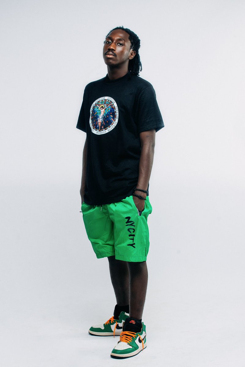KingMichu's tweet photo. YEAR OF THE UNDERDOGS II 

N12000 ($32)

SIZE: M - XXL 

NATIONAL &amp; INTERNATIONAL 📦 🚚

SEND A DM TO ORDER

👨: @DopeBOYYSavage 

📷: @BeamarArt https://t.co/q0kK2gDPEg