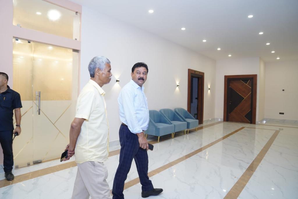 RanjeetkrDass's tweet photo. Much delighted to visit the 'Assam Police Convention Centre' of Bongaigaon along with the MLA of Bongaigaon, Shri @ChoudhuryPhani which was recently inaugurated by the HCM Dr. @himantabiswa.

The Convention Centre which is being built at a cost of Rs. 18 Cr. will prove beneficial for the people of Bongaigaon in the upcoming days as Govt. & even Non-govt. functions can be conducted here.