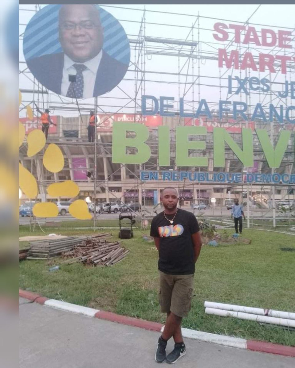kapalangkatshia's tweet photo. Façon j'adore la photo du président de la République @fatshi13 dernière moi. https://t.co/TQqvGpaxVh