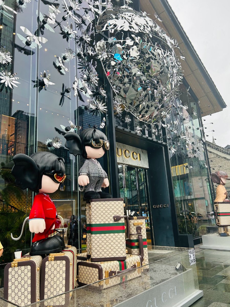 zhouyanjin2's tweet photo. 太古、gucci、LV
到店探物，出新款商品了。
#臺灣
#臺北
#新光三越
#臺北101大廈
#精品特惠 https://t.co/9hVPFBRVLM