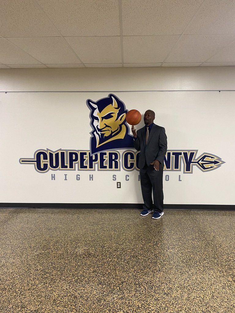 CCPSCCHS's tweet photo. CCHS welcomes Keith "Mister" Jennings as the new boys basketball coach! Coach Jennings is a CCHS graduate and the only NBA player in school history. Welcome home! #BDP #ForksUp #BetterEveryDay
Press release: https://t.co/nb8ypzs87b https://t.co/Gbq0S8t9vR