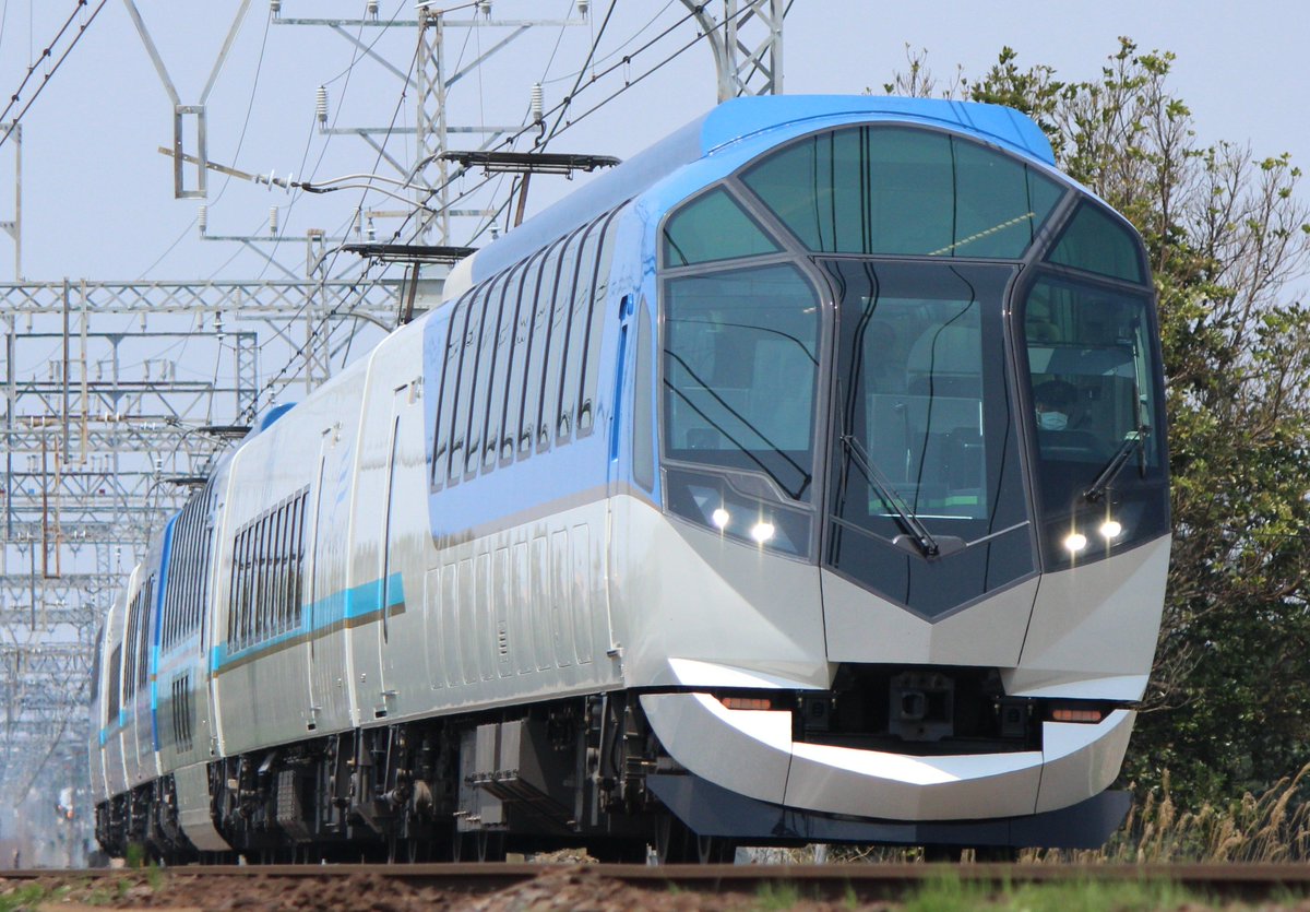 jktrsfylh's tweet photo. А давайте, я вам ще один японський поїзд покажу. Це модель Kintetsu 50000, який працює між Осакою та Нагоєю під брендом Shimakaze Express.
З 2012 по 14 рік загалом збудували 18 таких потягів. https://t.co/2jnt0AOHYU