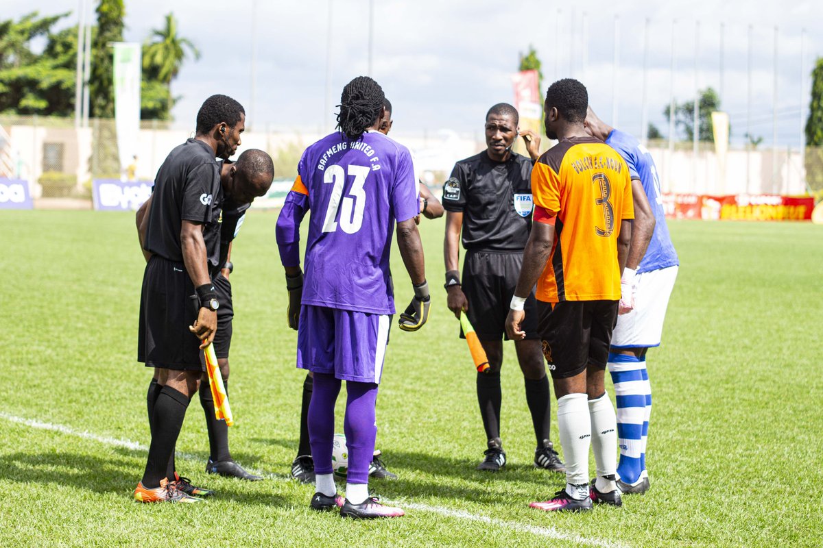 FecafootOfficie's tweet photo. #InterpoulesYaounde2023

⚽️🔥 #MatchDay

⏰ Mi-temps

#BAFMENG FA OF BAMENDA 0️⃣➖0️⃣ #VOLCAN DU NOUN

📅 27/07/2023
🏟️ Stade de Ngoa Ekelle 
📺 CRTV SPORTS 

#SEMIFINALS https://t.co/BmTKP0bjGZ