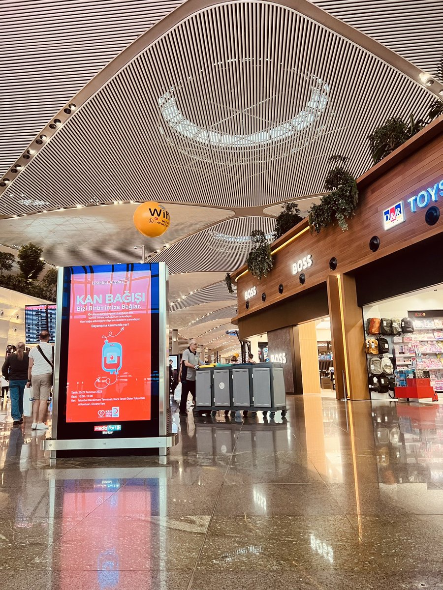 Gelmesi güzel dönmesi berbat olan yerdeyim.