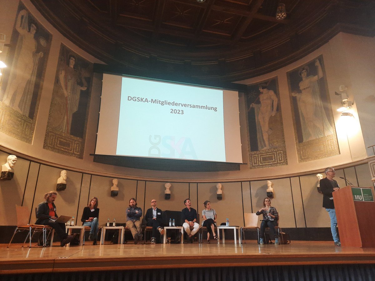 SozKultAnthro's tweet photo. The general meeting is happening now.
#DGSKA @LMU_Muenchen https://t.co/h8rvB5HBu0
