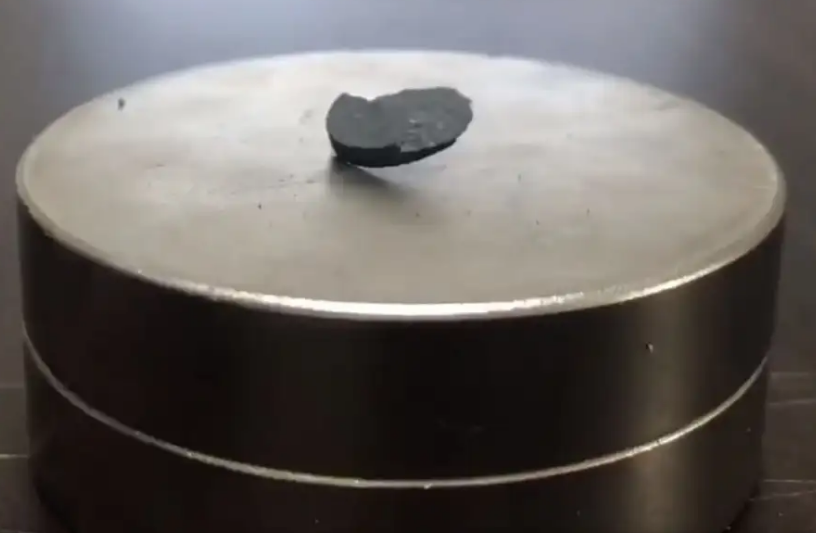 bgreene's tweet photo. The new claim of superconductivity at ordinary temperatures and pressures would be--if true--an utterly revolutionary breakthrough...but history in this arena suggests extreme skepticism until it's thoroughly vetted and confirmed. https://t.co/xOYCUh9QeM