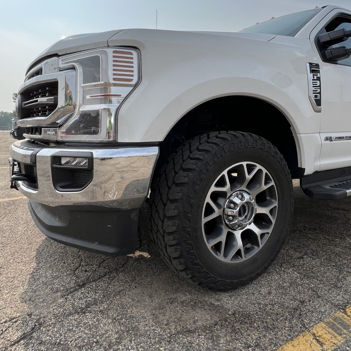 CooperTire's tweet photo. Wherever the job takes you, the Discoverer® S/T MAXX™ serious
commercial grade traction is ready to help.
#DiscovererSTMAXX #GoWithTheCoopers
Learn more here:
https://t.co/ykzOV8mmn0 https://t.co/JrfXEQXXZs