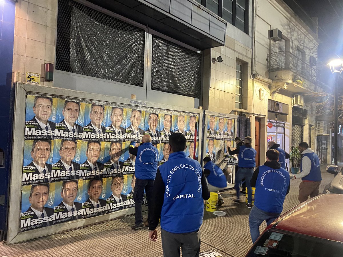 StreamComercio's tweet photo. 𝐏𝐞𝐫𝐨𝐧𝐢𝐬𝐦𝐨 𝐒𝐄𝐂/𝐌𝐢𝐥𝐢𝐭𝐚𝐧𝐜𝐢𝐚 𝐀𝐜𝐭𝐢𝐯𝐚

Esta madrugada salimos a militar a nuestro candidato #MassaPresidente 
porque apostamos a la argentina del trabajo, producción y desarrollo. Los trabajadorxs tenemos memoria @SergioMassa @Sergio_OrtizOk https://t.co/rF00xGRPxV