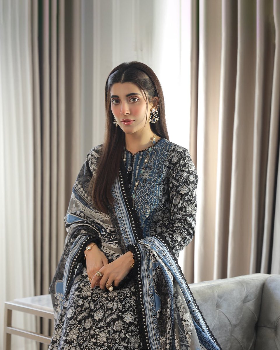asimjofa's tweet photo. Aira Collection By Asim Jofa | Shop Now | Ready To Deliver
AJAI-40 | 2-PC | Rs. 4,250/-

Shop Now: https://t.co/DO6wcQUObt 

#AsimJofa #IWearAsimJofa #AiraCollection #UrwaHocane #JofaPrints #Unstitched #AJEssentials #Lawn #Fashion #Trending https://t.co/7mCkM5JllA
