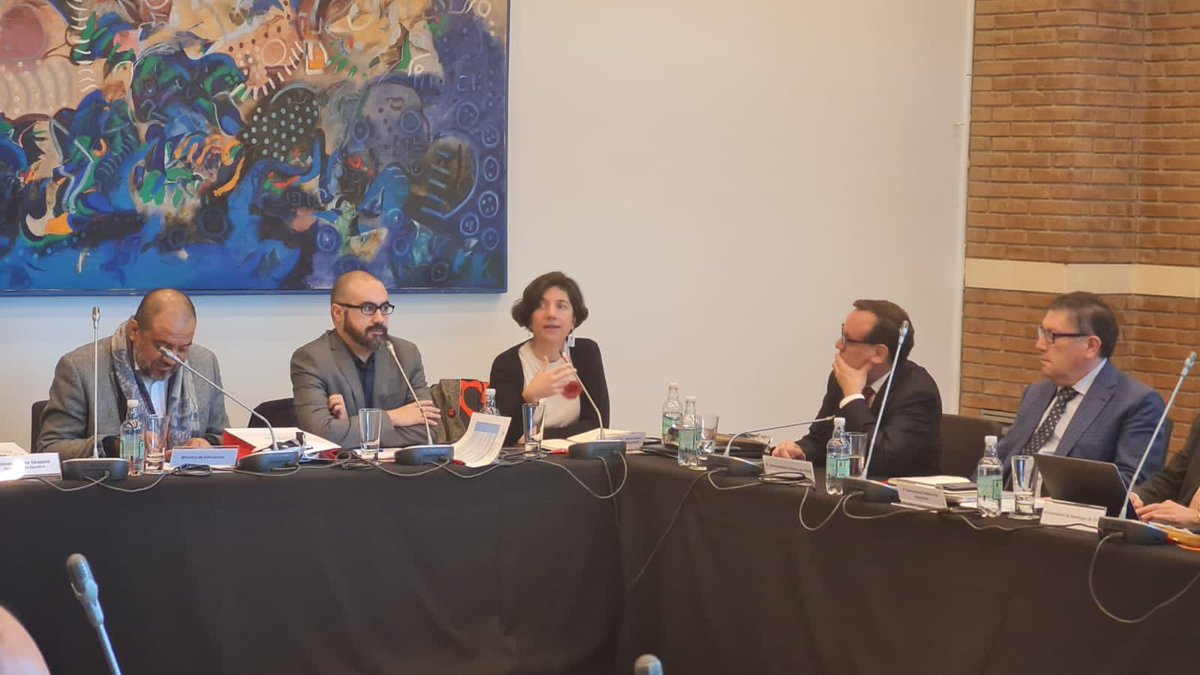 SubseEdSuperior's tweet photo. Subsecretario Víctor Orellana participa de reunión del @CRUCH_cl junto a ministro @profmarcoavila. En la instancia abordaron la agenda de salud mental y fortalecimiento de las pedagogías, además de distintas líneas de trabajo sobre modernización del sist. de educación superior. https://t.co/pU1n7uVIkr