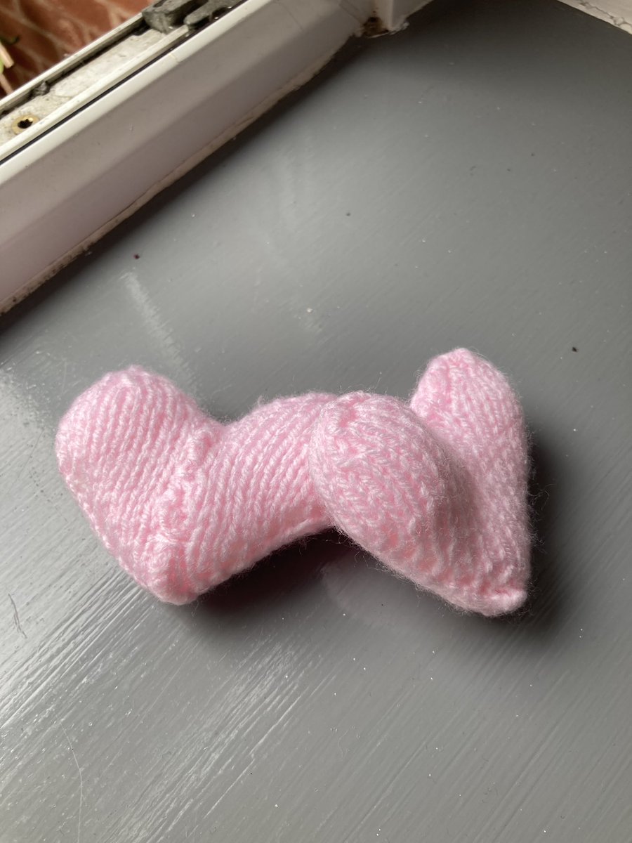 HR_SLT's tweet photo. A small thing that can mean so much to people who can’t be with their loved ones, thank you to everyone making hearts for families to share in @YSTeachingNHS ICU https://t.co/NgcAj9sf9O