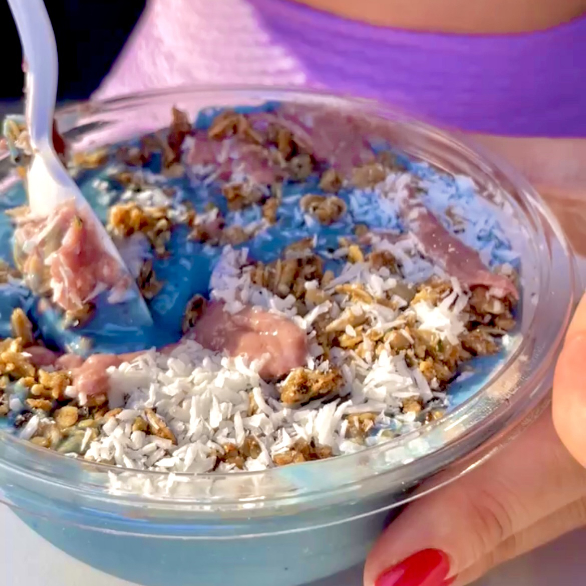 heyELAVI's tweet photo. last week to get the viral ELAVI Mermaid Bowl @juicepress ! They just told us it’s the top shell-ing bowl that has sold more than any other smoothie bowl - so dive in while you can! 🧜🏼‍♀️ https://t.co/lZlO7XJ5fk