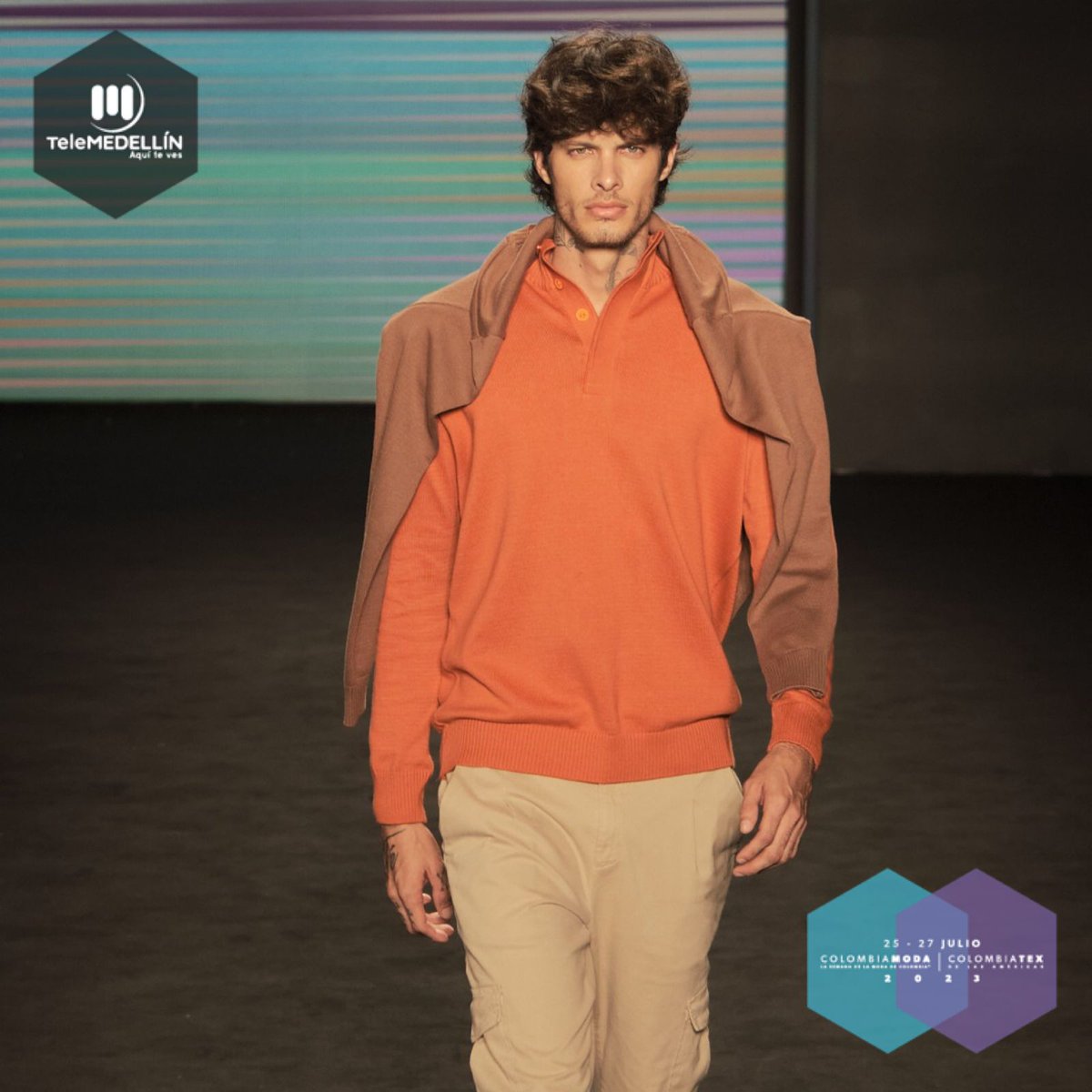 Telemedellin's tweet image. #TMEsModa | La elegancia plasmada en prendas cotidianas fue lo que más resaltó en la pasarela Arkitect x Francesca Miranda en #Colombiamoda2023 + #Colombiatex2023. 👗🧶🤩

Disfruta de la transmisión de todas las pasarelas en nuestra app #TM+ y en nuestras plataformas digitales.