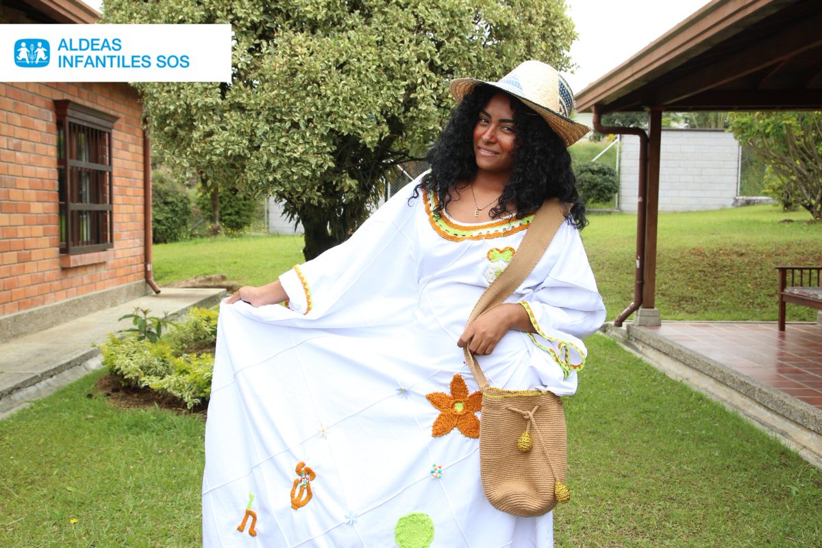 AldeasColombia's tweet image. Durante el primer día del Encuentro Nacional de la #RedSOS por Colombia 🇨🇴, los y las jóvenes compartieron algo de su cultura y realizaron actividades de integración para conocerse mejor y fortalecer sus vínculos. 🤗💙

#LaJuventudNosInspira #SomosAldeas #TBT