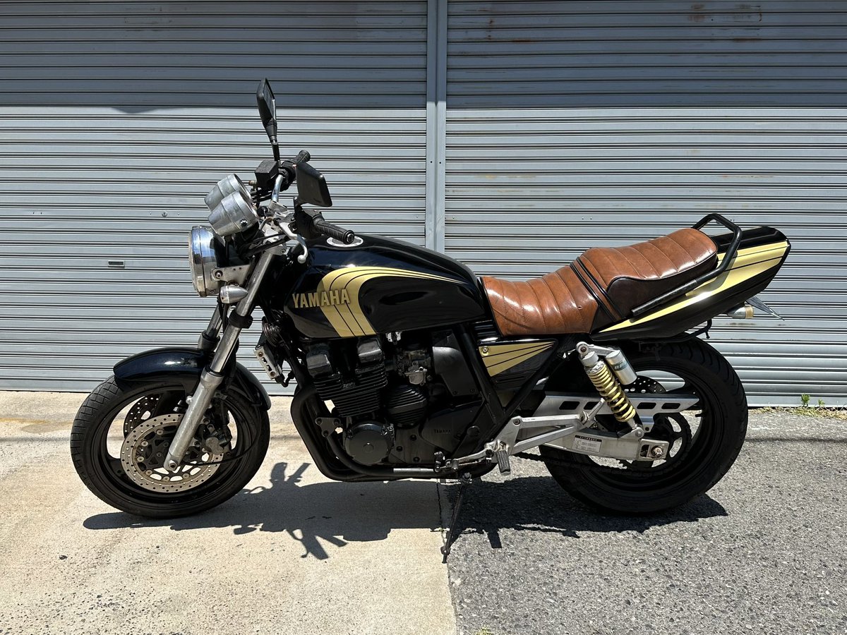 _R_bike's tweet photo. XJR400 4HM 売ります😁
一括53万円になります

走る止まる曲がる問題無し。
車検満タンの車体になります。

リプ欄に始動動画もございます。

細かいことなど気になる方は是非DMお待ちしております😁

#XJR400  #XJR売ります #xjr400売ります　#ゼファー400売ります　#ゼファーうります https://t.co/v48KIWU2If