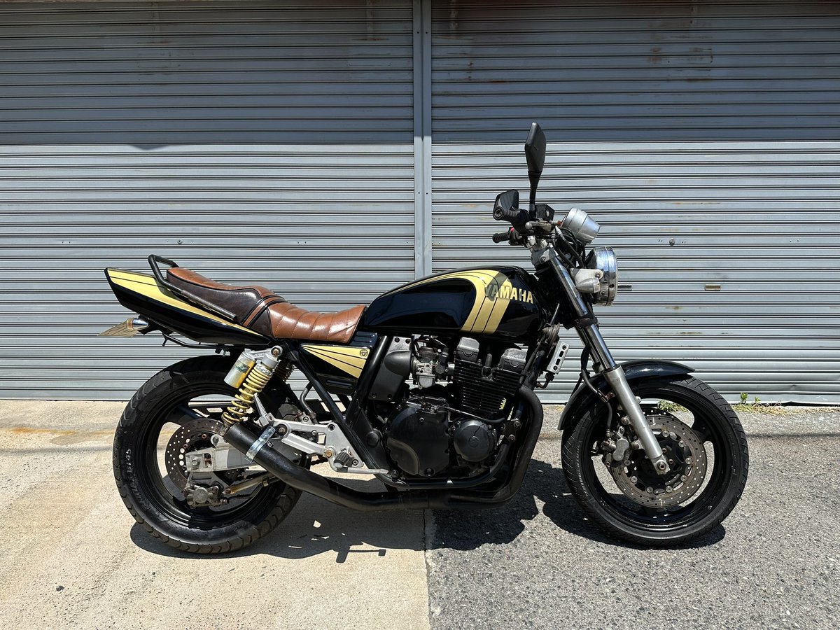 _R_bike's tweet photo. XJR400 4HM 売ります😁
一括53万円になります

走る止まる曲がる問題無し。
車検満タンの車体になります。

リプ欄に始動動画もございます。

細かいことなど気になる方は是非DMお待ちしております😁

#XJR400  #XJR売ります #xjr400売ります　#ゼファー400売ります　#ゼファーうります https://t.co/v48KIWU2If