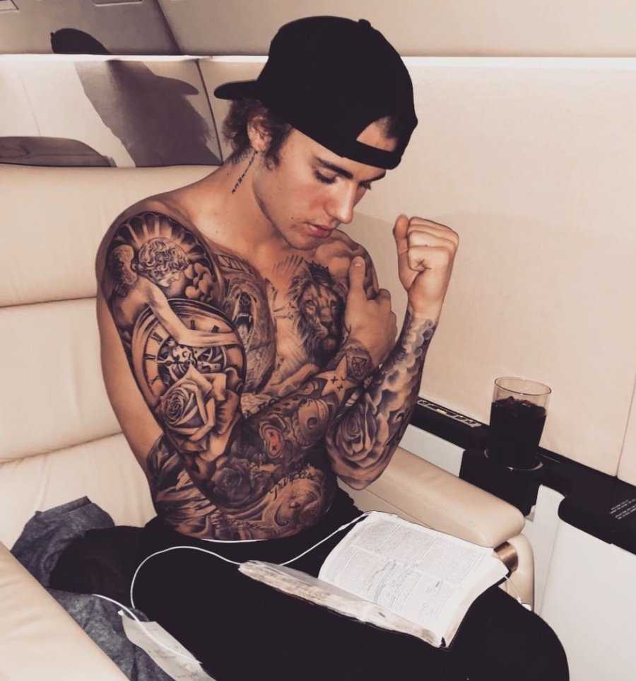 biebtanworld's tweet photo. Girl dinner https://t.co/fI3rIocaMi