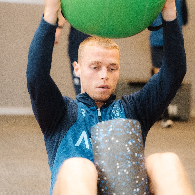 WillemII's tweet photo. Meanwhile in 𝙂𝙚𝙨𝙩𝙚𝙡 🏋️♂️
#SeasonPreps⚡️