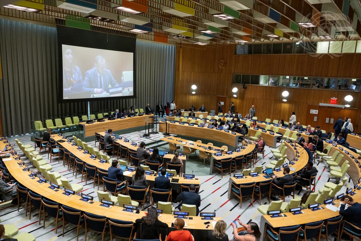 The more isolated it becomes with its ongoing war in Ukraine, the more it is in need of new allies. Africa has one the largest voting blocks in the General Assembly. And those votes are valuable. (6/11)