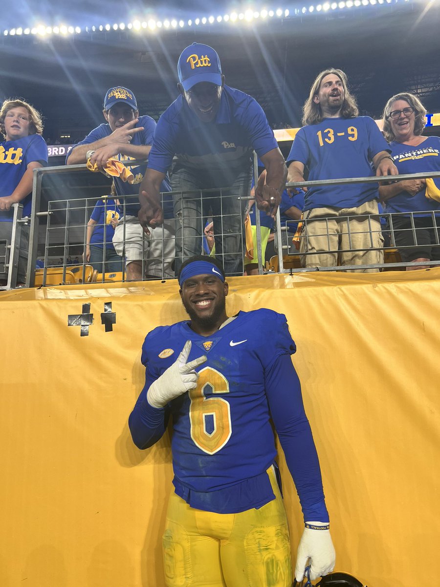 sdlucke11's tweet photo. @JohnMorgan6__ 
I just watched the replay of Pitt / WVU 2022. You were an absolute monster that entire game! I’m going to miss seeing you in Pitt blue &amp; gold, but I hope you have an outstanding season In Arkansas red. Always a fan of #6! https://t.co/QcKWYfo8Nc