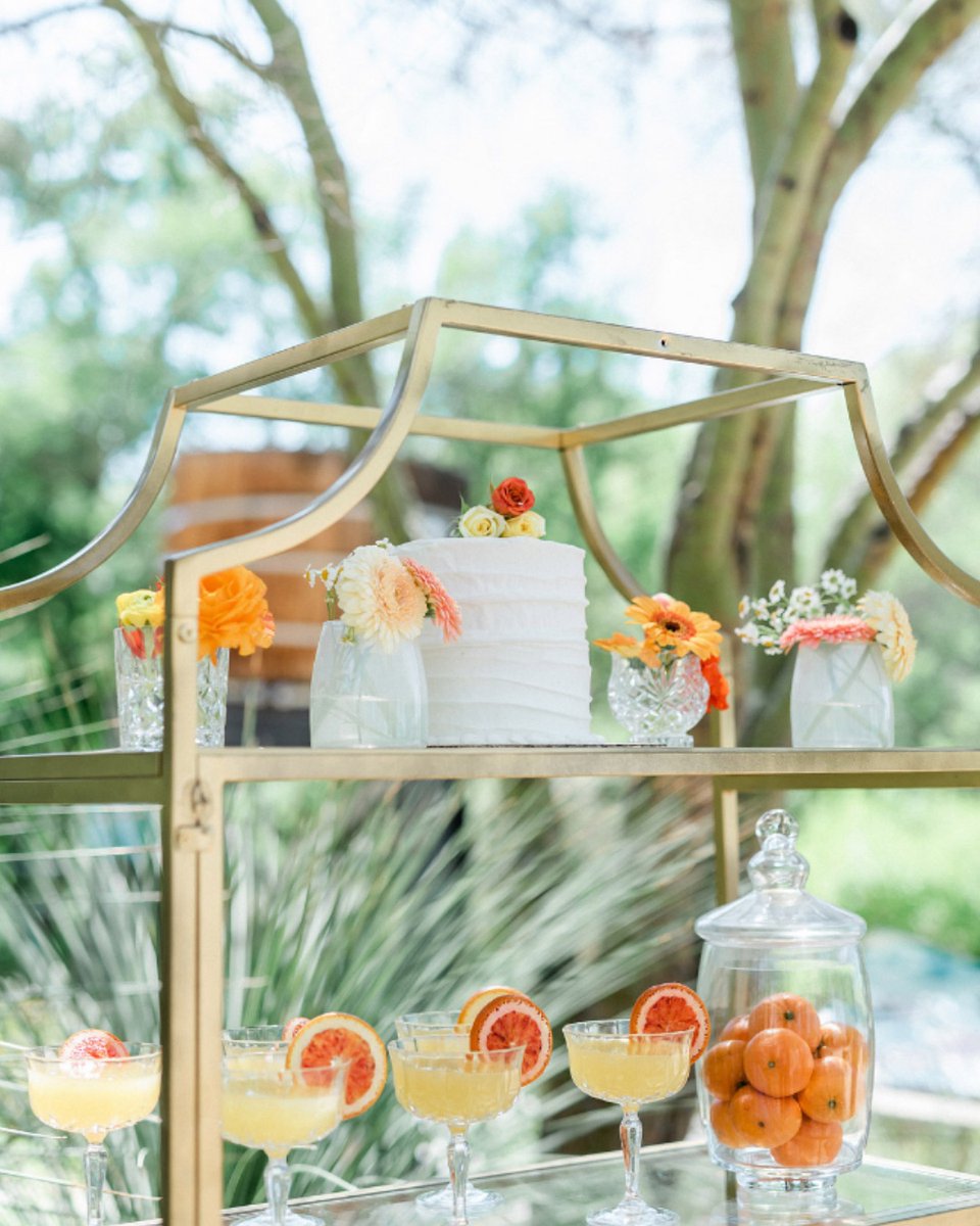 On Inspired By This: Hot summer afternoons in the desert call for bright citrus accents and bold emerald green tones. 🍊 

( Photographer- Kristin Marie Wedding, Ceremony- Spring Preserve, Event Planner- Faithfully Yours Weddings, Floral Designer- A Wong Events )

#onIBT