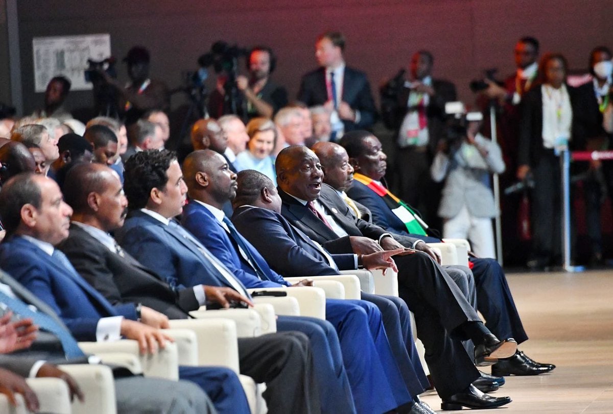 40+ African heads of states took part in the summit in 2019. This time, it’s down to 17. Africa is divided with regard to their position on the war in Ukraine. (3/11)
