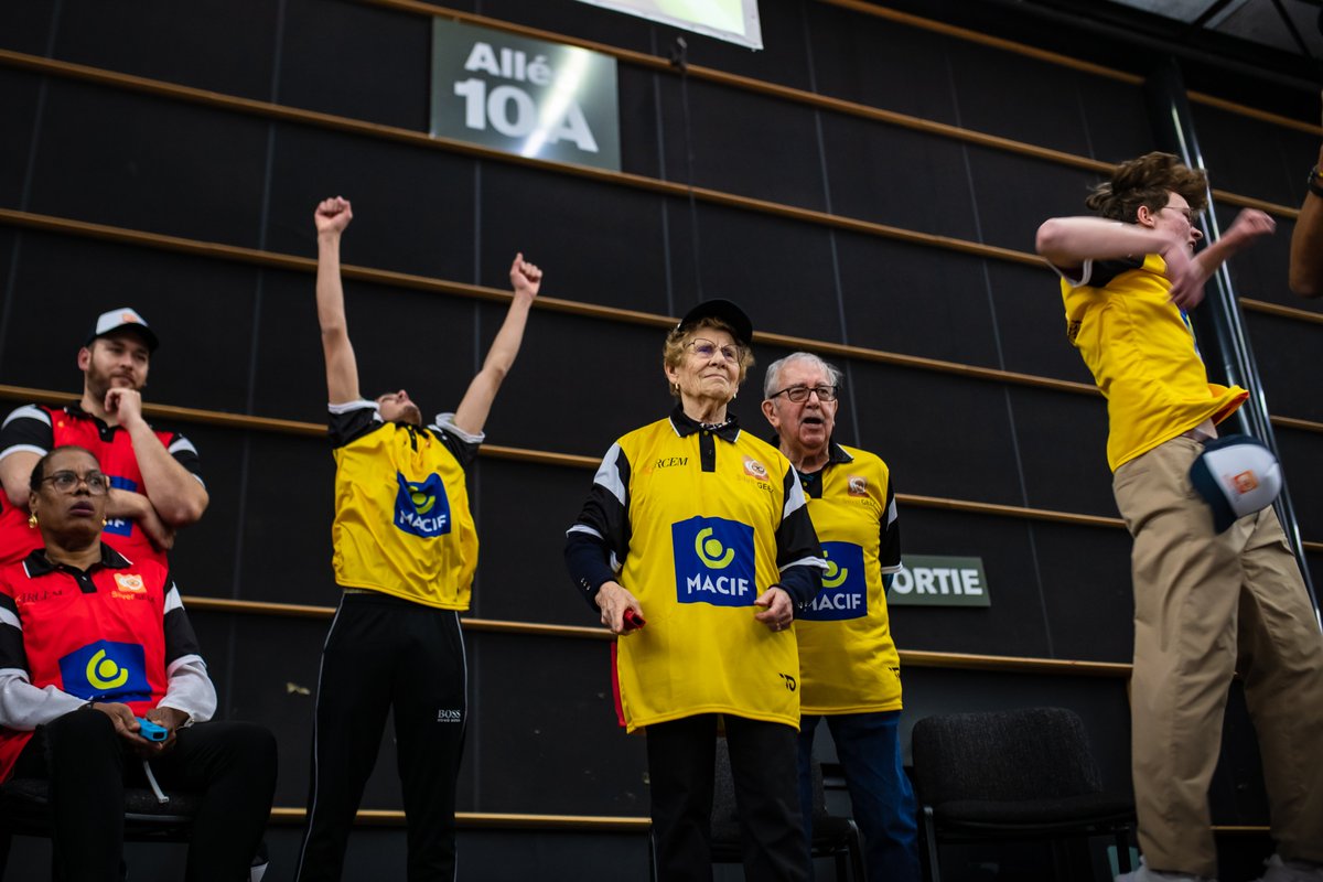 SilverGeekFr's tweet photo. Clap de fin de saison pour nous ! 🎬
Merci à tous ceux qui ont pris part au projet cette année et on se voit à la rentrée pour une nouvelle année de folie et surtout pour la finale nationale 🏆
#silvergeek https://t.co/qo62v1BfbA