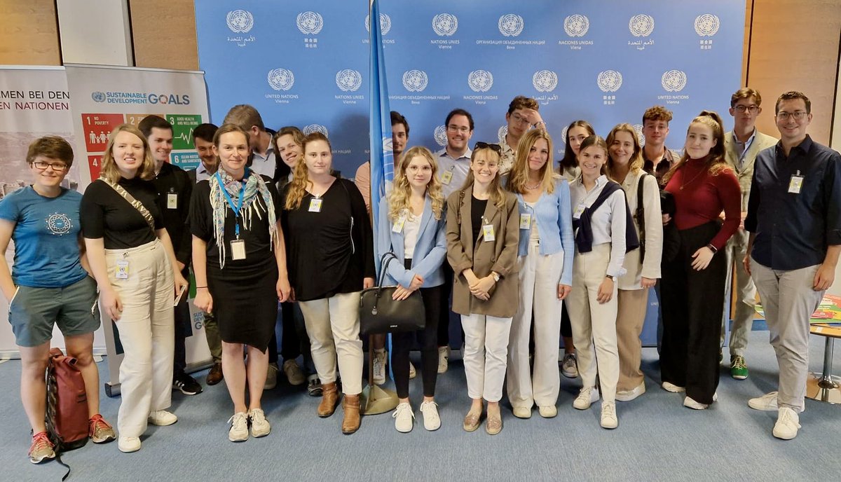 War, displacement, persecution – How does the UN address steadily increasing numbers of refugees? In our meeting, @CorneliaRuth from the UNHCR’s office in Vienna (@refugees) 🇺🇳 explained how numerous actors come together to help the displaced and uphold human rights.