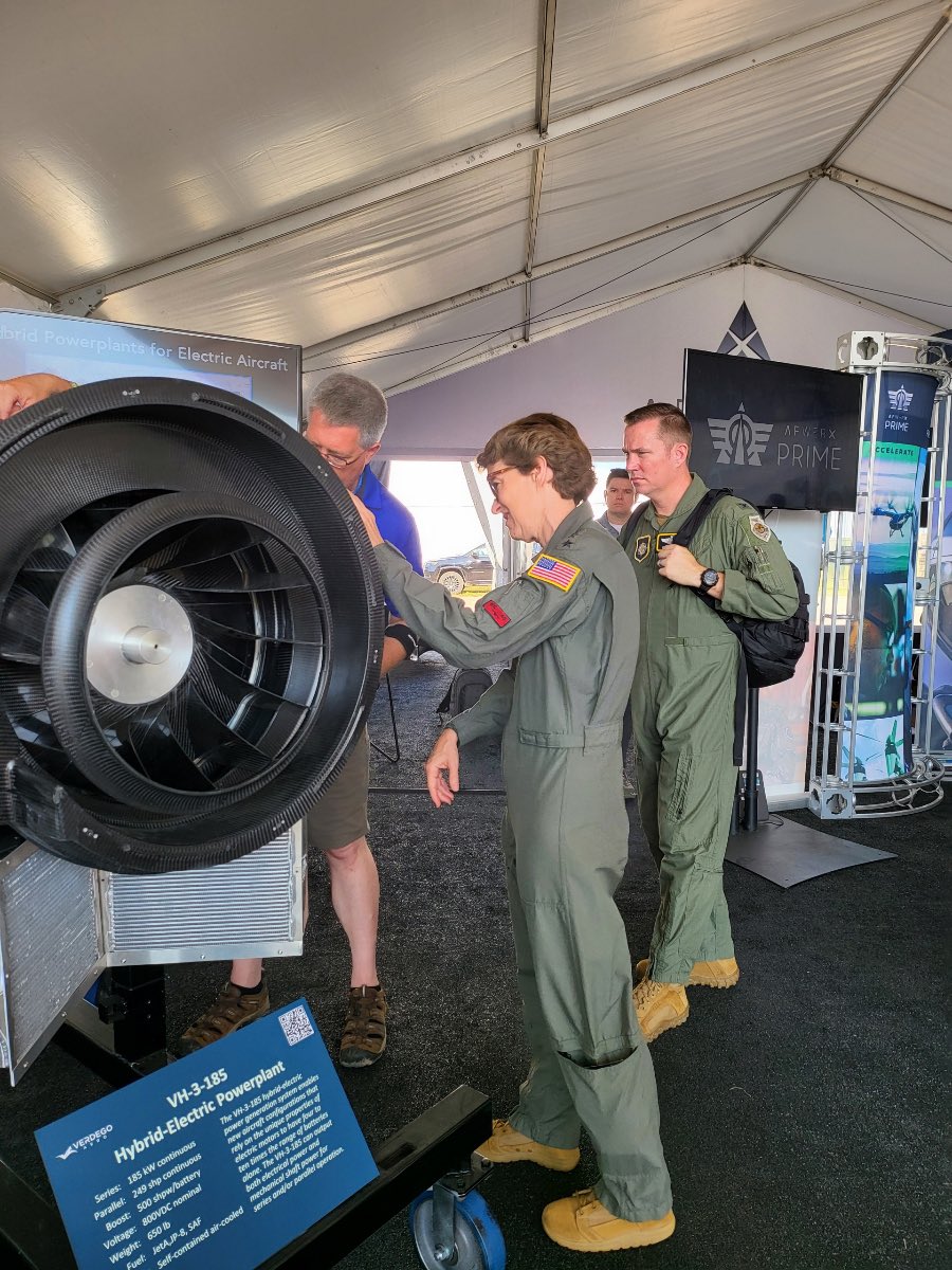 AFWERX's tweet photo. Thank you @USTRANSCOM_CDR for visiting the AFWERX team at #OSH23 to discuss the latest and greatest in eVTOL innovations with us!
Stop by booth #324 to learn more about our programs!
#AFWERX #Prime #AgilityPrime #transportation #futureofflight #eVTOL https://t.co/xswm0tmXT3