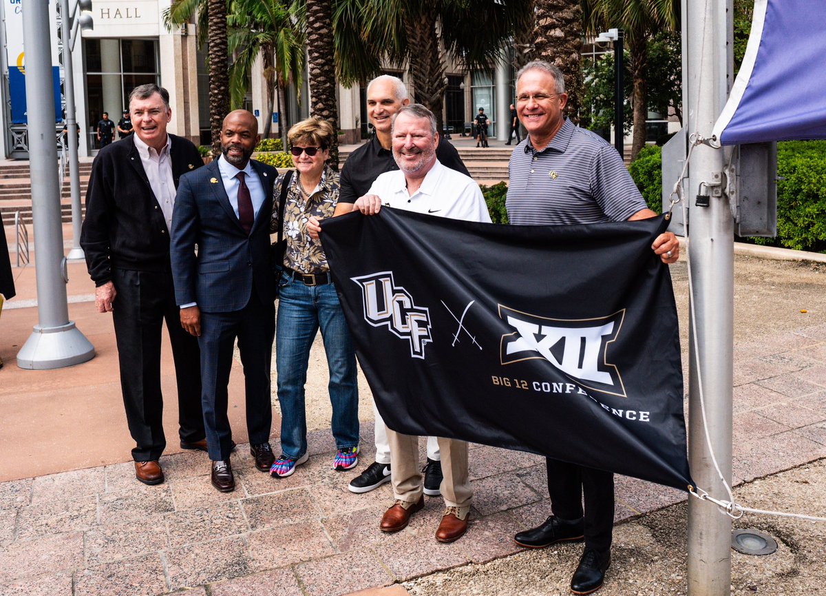 CoachGusMalzahn's tweet photo. Orlando, Florida is Big 12 Country!!

Thank you for your support of the Hometown Team, @orlandomayor and @citybeautiful!! https://t.co/jDZ7jYEAQe